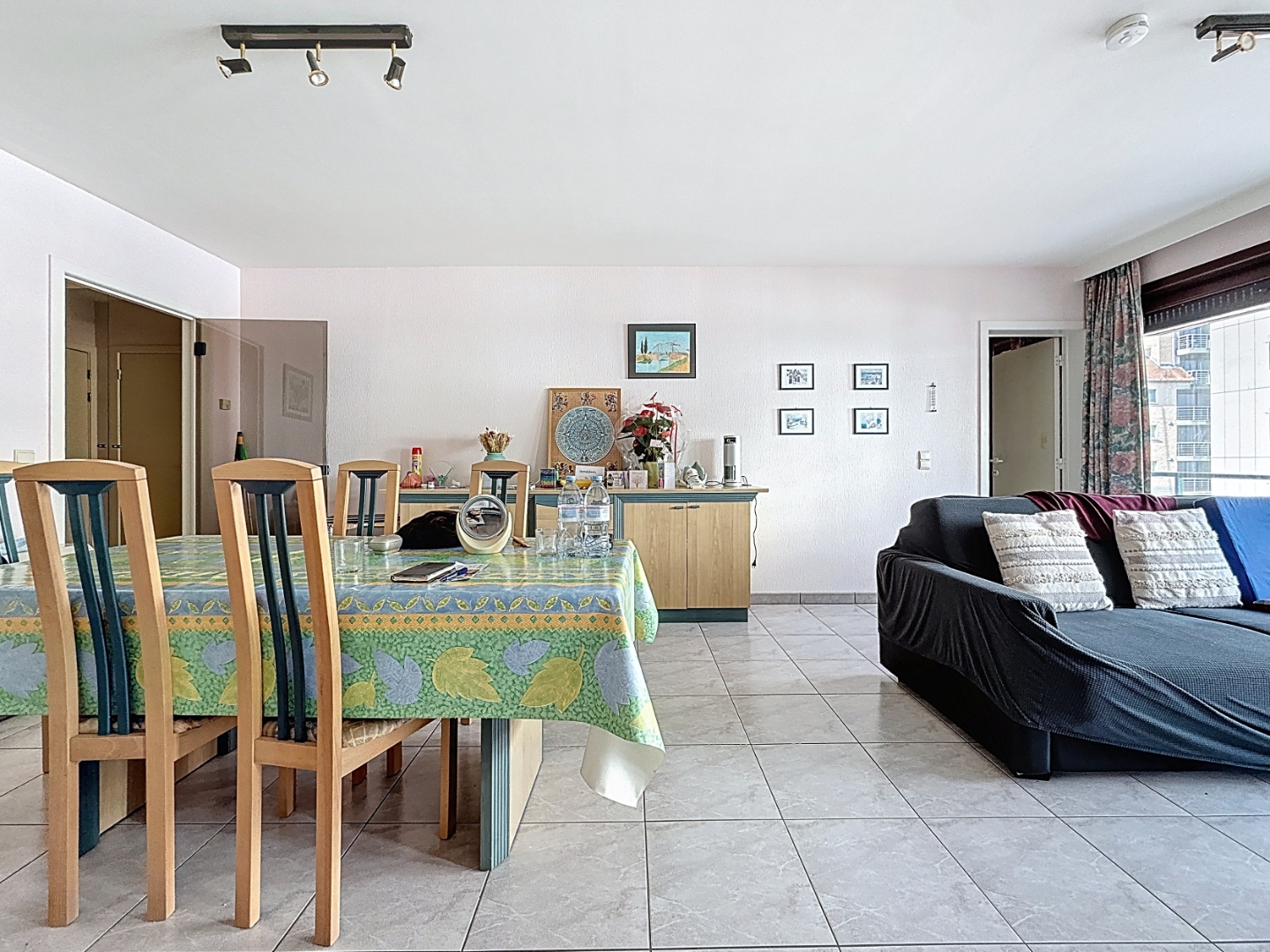 Licht op te frissen appartement op toplocatie in Nieuwpoort-bad - foto 3