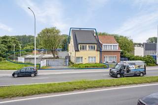 Nous trouvons cette propriété sur un terrain de 1.440m² sur l'Autolei à Wommelgem. Cette rue est le paradis des entreprises et des indépendants...