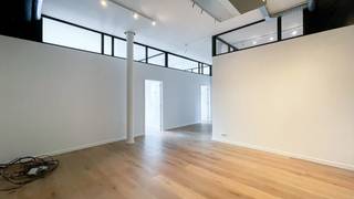 Deze kantoorruimte van ca 128 m² bevindt zich op de eerste verdieping in van een prachtig pand aan de Waalsekaai op het Zuid. De ingang bevindt...