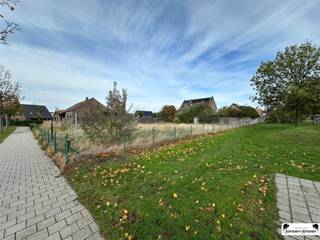 Mooi perceel bouwgrond van 416 m² dienstig voor halfopen bebouwing! Het perceel heeft een breedte van 13m op een diepte van 32m en is gelegen in...