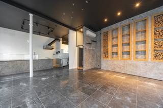 Op de hoek van de Kardinaal Mercierlei en de Generaal Lemanstraat in Berchem ligt dit ruime handelsgelijkvloers van 204 m². Het handelspand,...