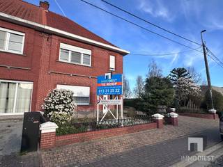 Stevige gezinswoning in mooie straat te Kaggevinne (Diest).Wonen in een gezinsvriendelijke omgeving, niet ver van Diest? Deze woning met charmante...