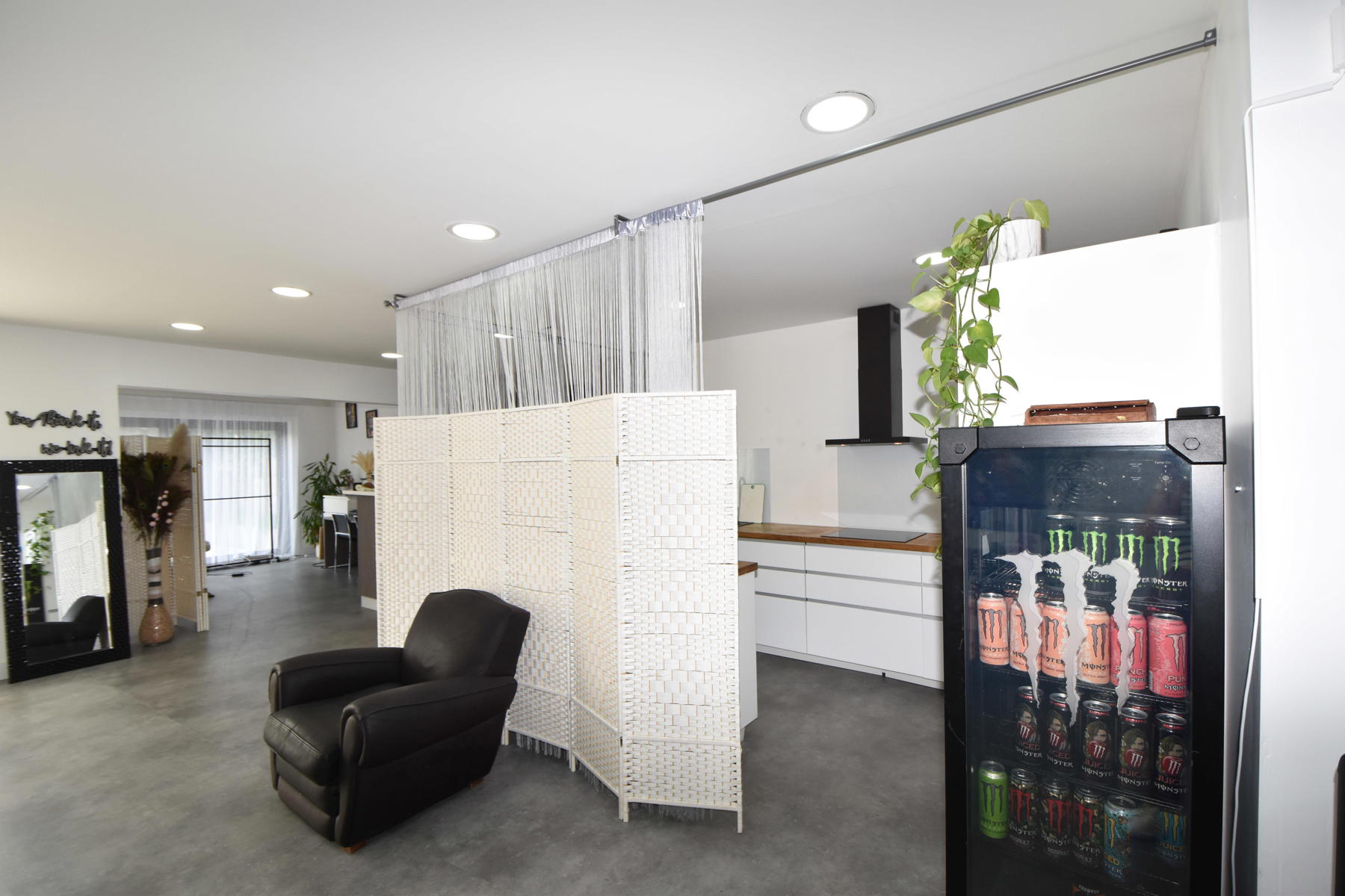 Gelijkvloers, commercieel pand van 189m² met tuin van 230m² - foto 3