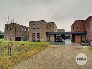 ENERGIEZUINIGE OB NABIJ HET CENTRUM VAN MAASEIK De Kruisveldstraat is een zijstraat van de Weertersteenweg en is gelegen nabij het centrum van...