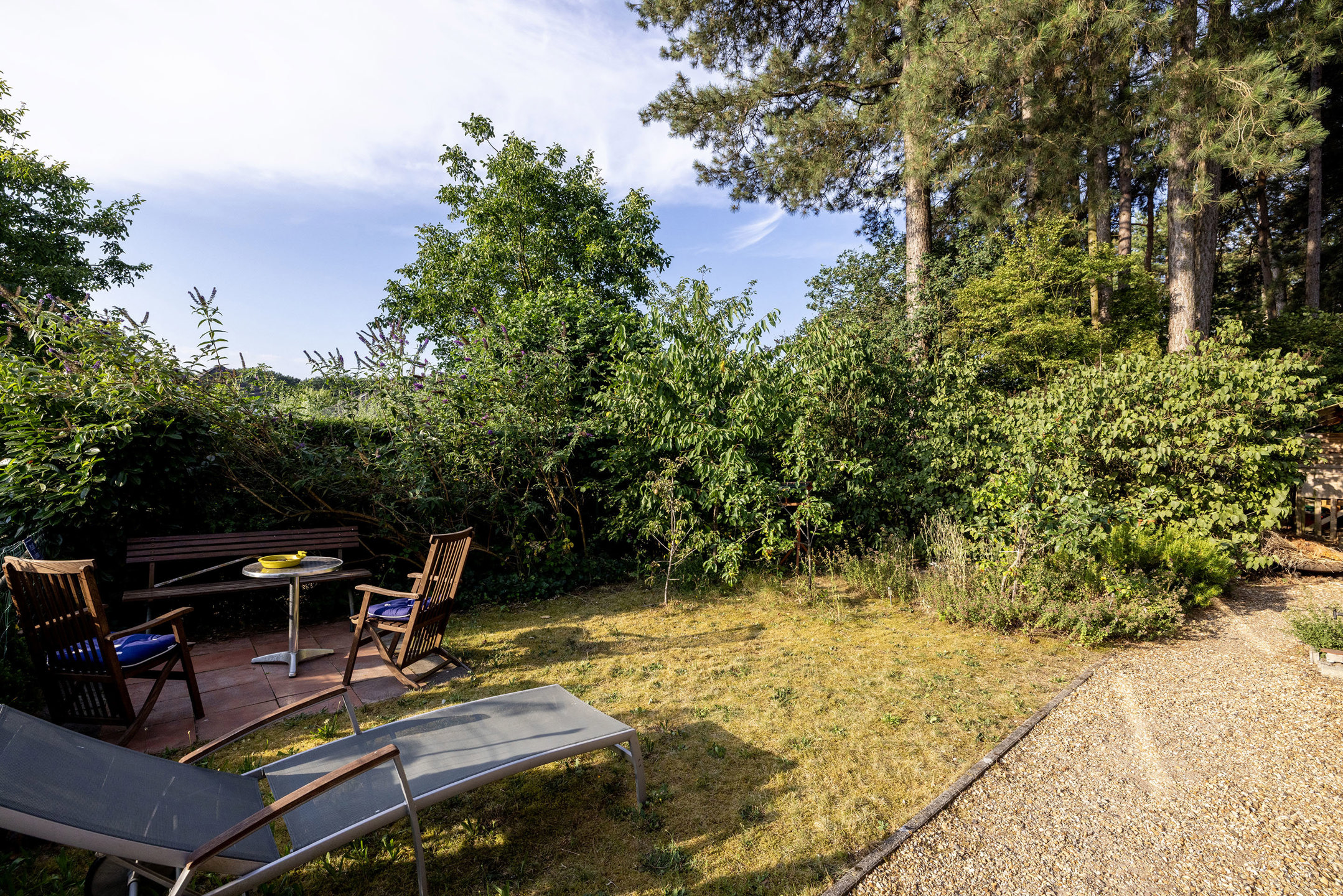 Instapklare woning met 4 slaapkamers op perceel van 1526 m²! - foto 3