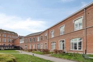 Gerenoveerde woning (2019) in een authentiek gebouw met karakter, gelegen in het centrum van Tienen, met onder meer tal van behouden...