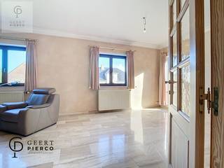 Deze knappe gezinswoning te midden van Velm heeft heel veel troeven in handen.De statige woning spreekt je meteen aan en nodigt uit tot een bezoek.De...