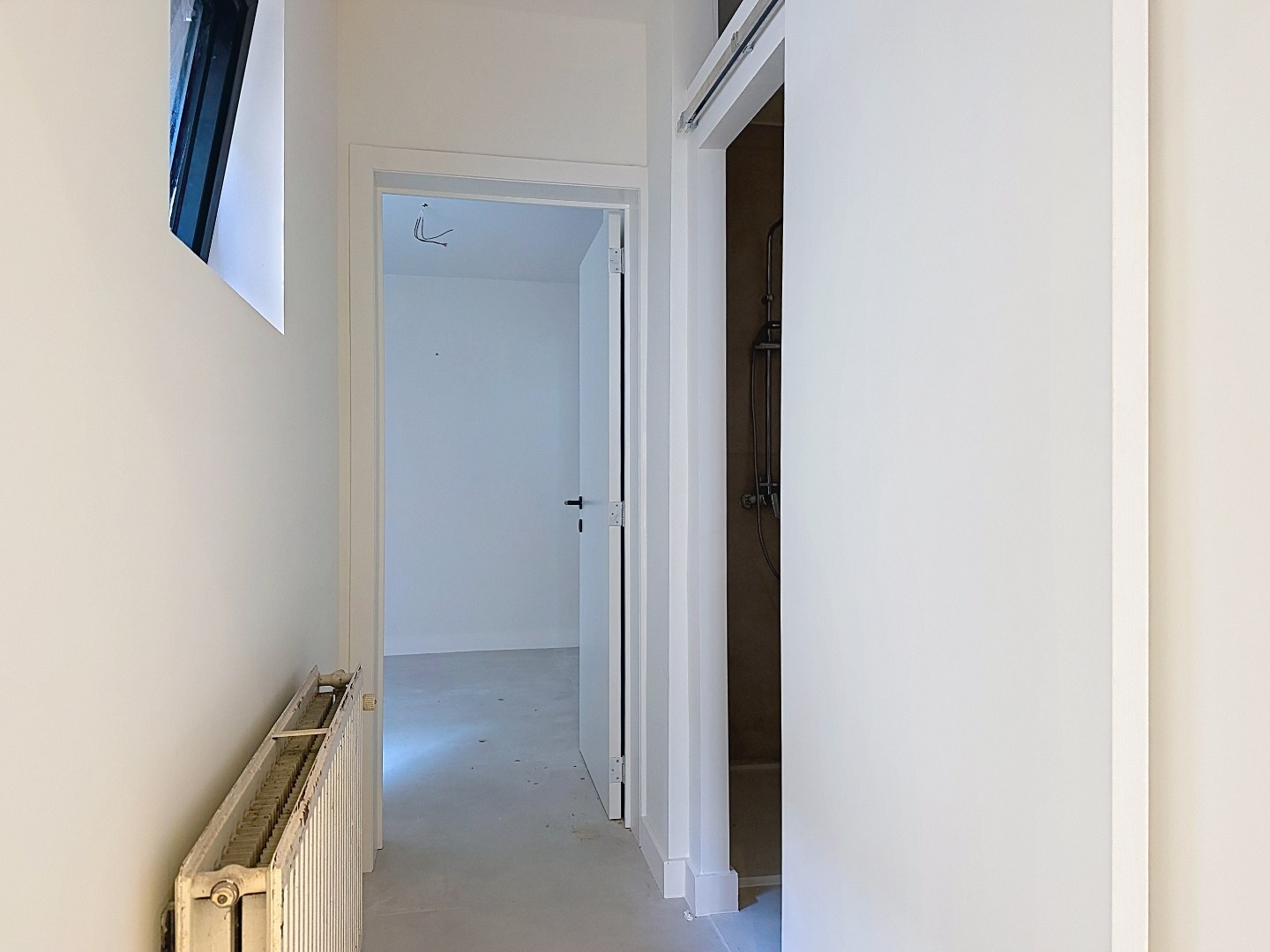 Instapklaar éénslaapkamerappartement met koer! - foto 4