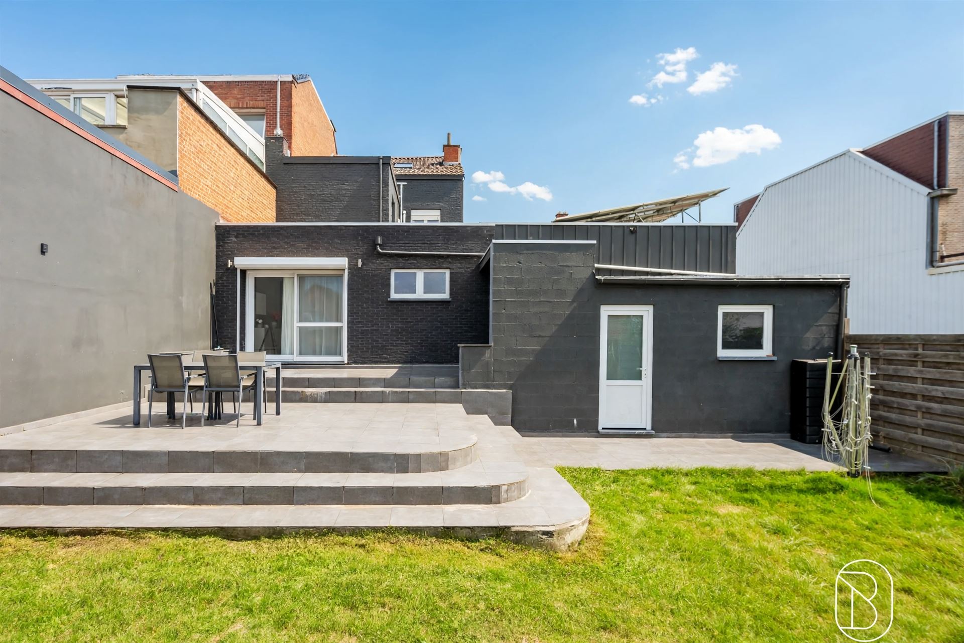Ruime instapklare woning met 4 slpk, garage/atelier &amp; tuin! - foto 4