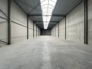 Nieuwbouw KMO-unit van 619 m² ideaal gelegen vlakbij de (N60) met een vlotte verbinding naar de op- en afrit E17 De Pinte. Technische gegevens: -...