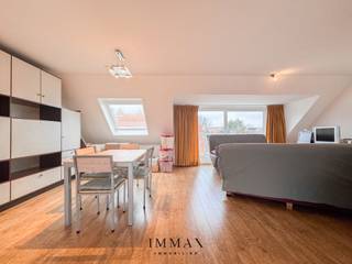 Dit ruime duplex-doorloop appartement is gelegen in de Westkapellestraat, in het hart van Heist, en vormt de perfecte kans voor wie een...