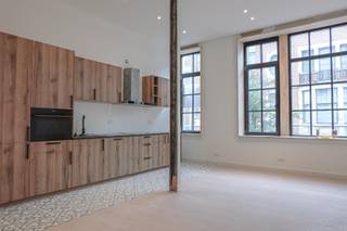 Residentie bestaande uit 4 eenheden dat geheel is gerenoveerd in 2021. Werkelijk het hele gebouw is aangepakt! Deze complete residentie is gelegen...