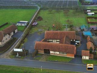 Prachtige, historische vakwerkhoeve volledig gerestaureerd op toplocatie in hetlandelijke Alken Gelegen aan de Hemelsveldstraat 72 in Alken bevindt...