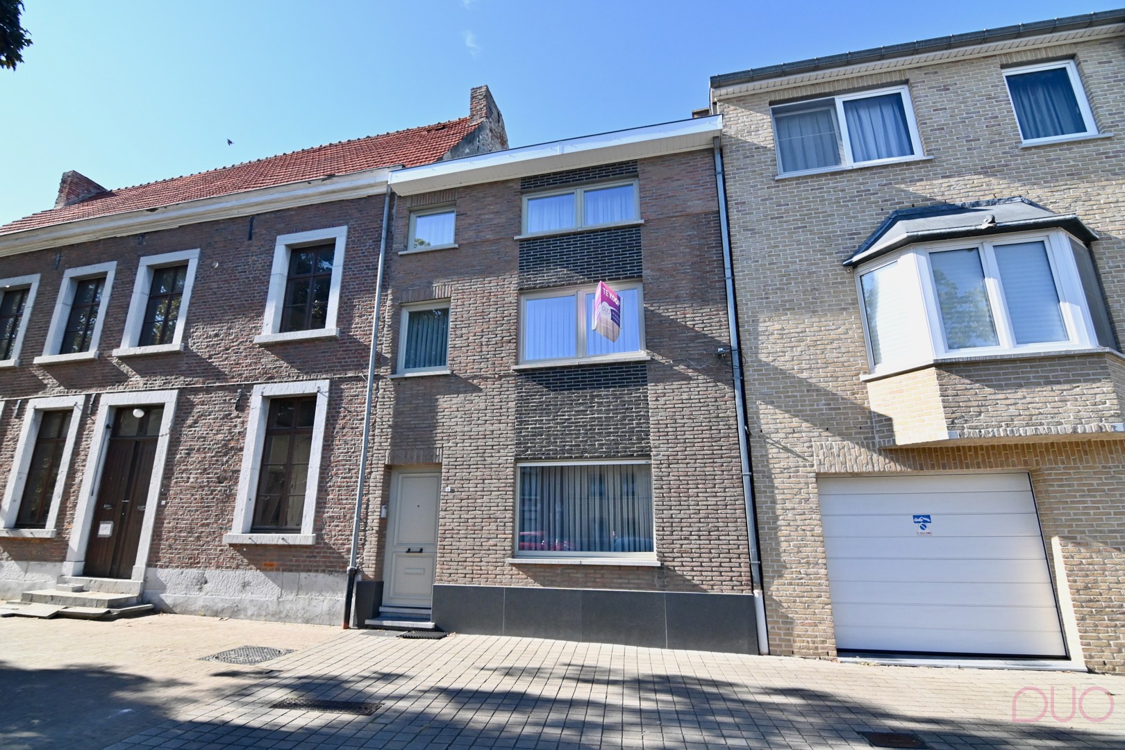 Grotendeels vernieuwde stadswoning op toplocatie met achterliggende stadstuin - foto 1