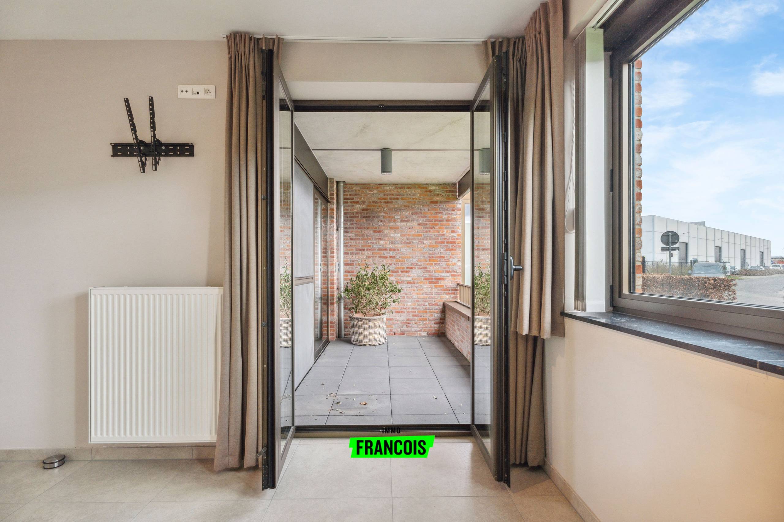 Appartement met 2 terrassen en garage te Poperinge. - foto 5