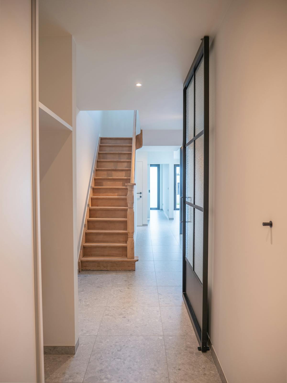 Recente woning met 3 kamers, tuin en carport in Poperigne - foto 2