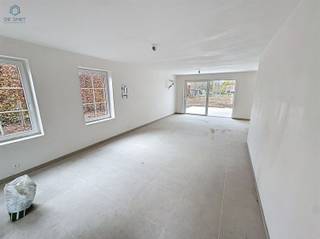 Ontdek dit prachtige pand in het pittoreske Deftinge, een unieke kans om uw droomwoning te bezitten. Deze charmante woning biedt maar liefst...