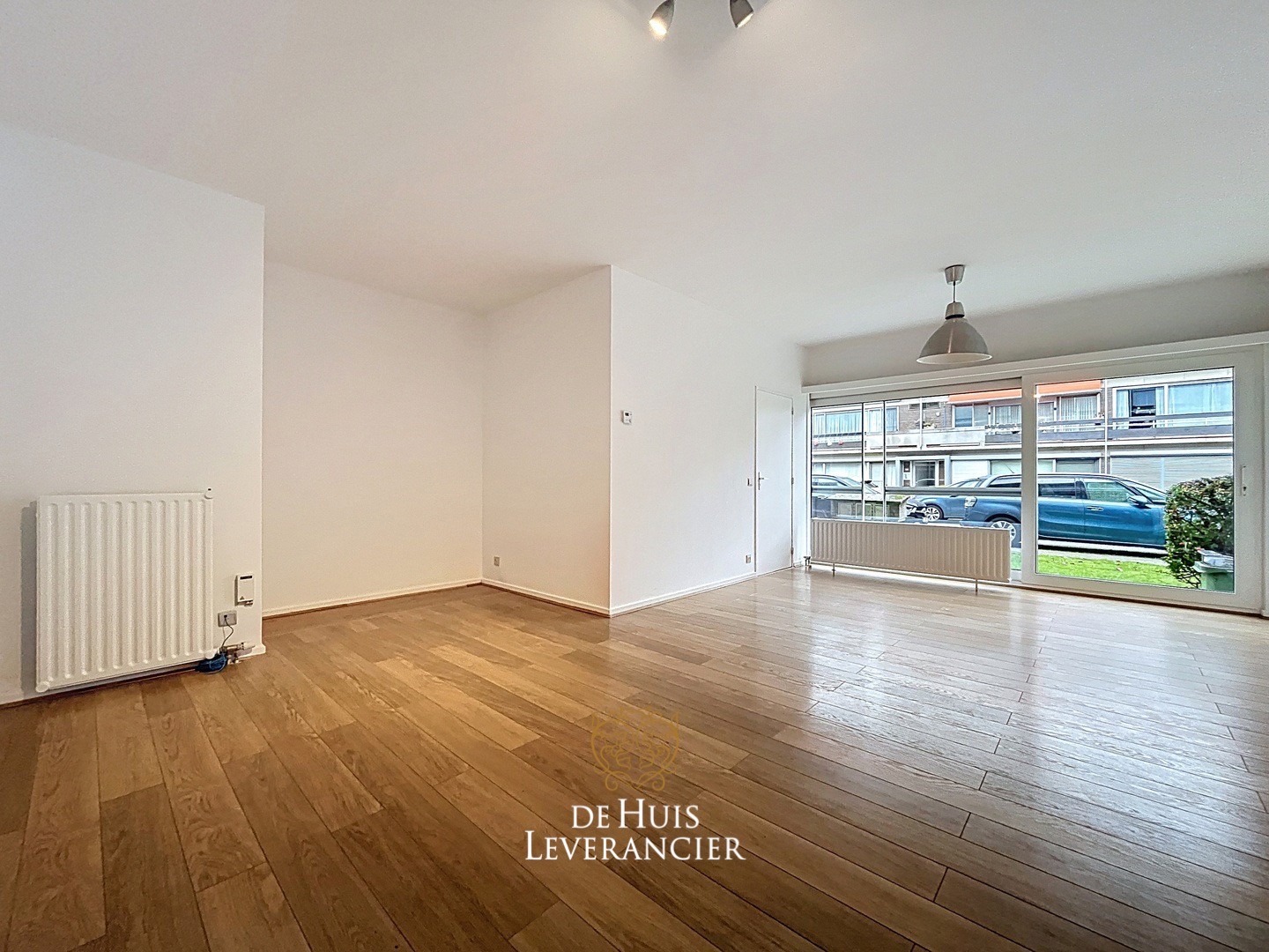 Gezellig gelijkvloers appartement met 2 slpk inclusief garage te huur in Kontich - photo 2