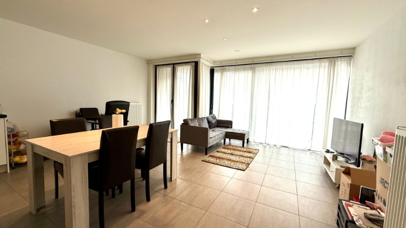 Centraal gelegen, modern appartement met 2 slaapkamers en terras - foto 3