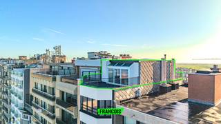 Penthouse (1slpk) met 2 ruime terrassen op Zeedijk Westende (EPC B)-EK conformOntdek op de tiende verdieping van de prestigieuze Zeedijk in Westende...