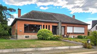 Voor een afspraak bel Kim 0473 72 33 62Te renoveren woning HOB op een grondoppervlakte van 1076ca. Deze woning ligt in een rustige omgeving in de...