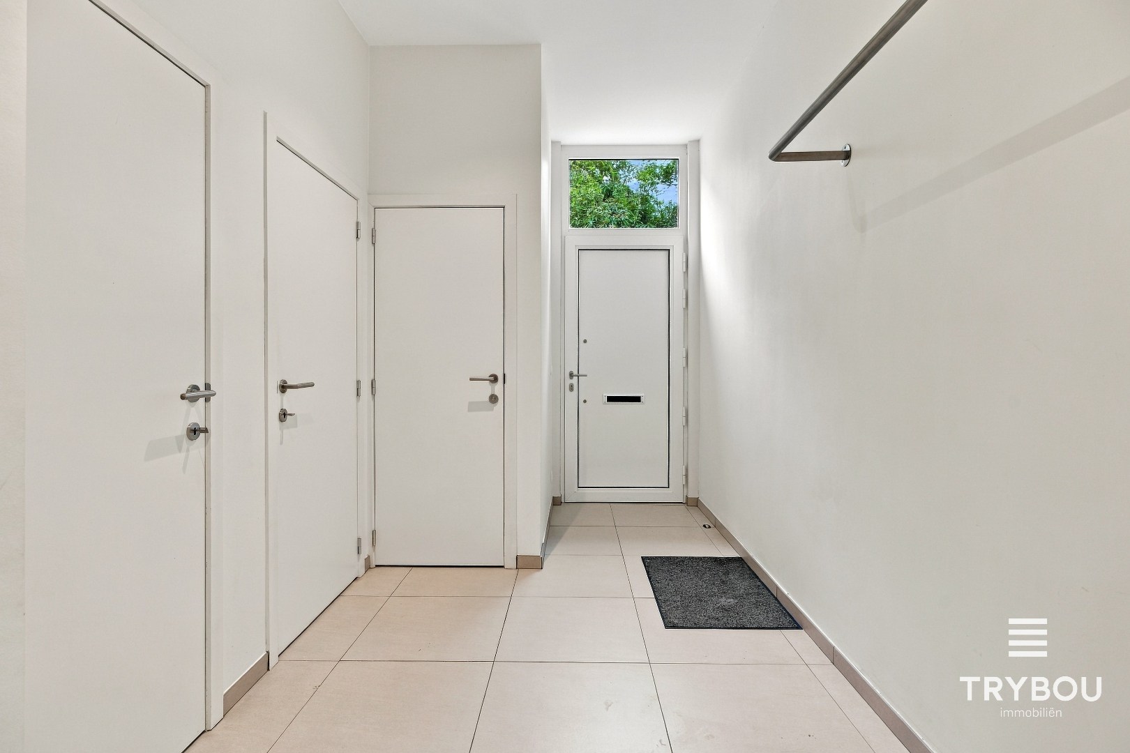 Ruime rijwoning in het centrum van Ieper! - foto 4