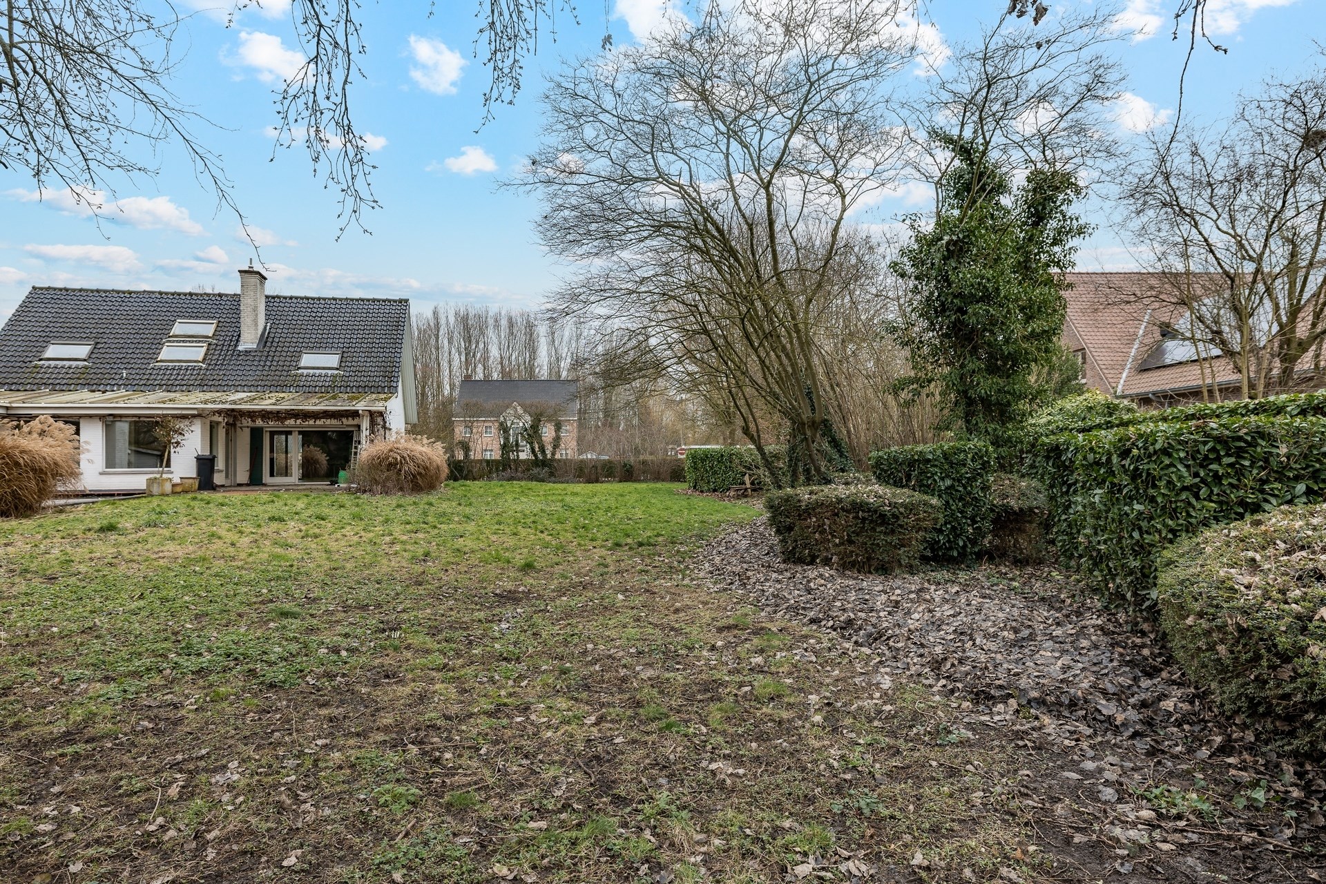 Bouwgrond voor open bebouwing - 1070m² - foto 5