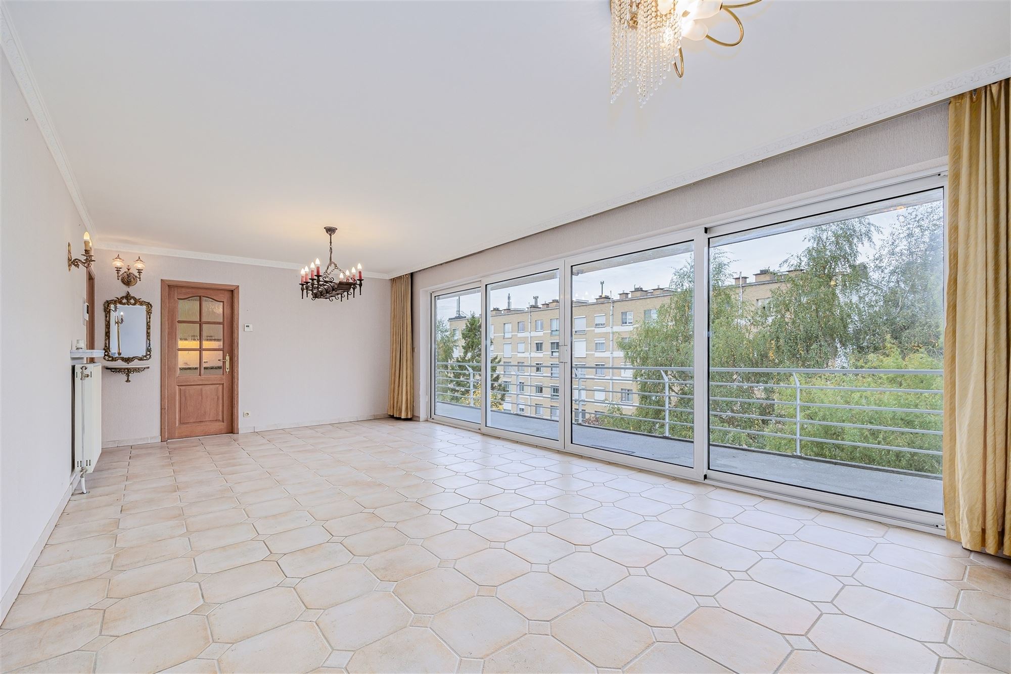 Ruim 2 slpk appartement, terras en P te Hoboken - foto 2