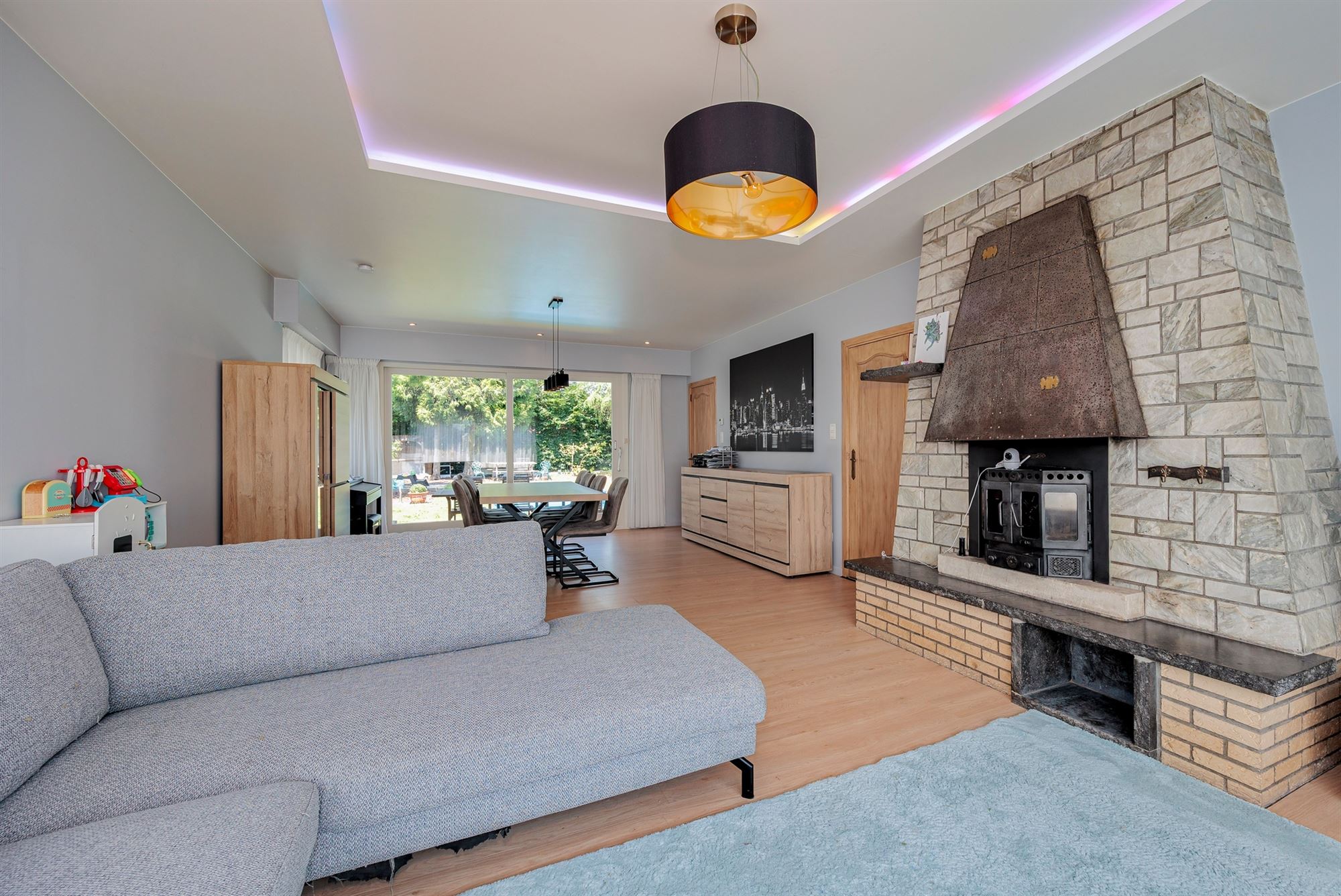 Instapklare villa met 3 slaapkamers, ruime tuin en voldoende parking op gunstige locatie! - foto 5