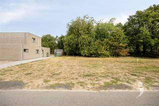 Grand terrain à bâtir dans un endroit calme ! Beau terrain à bâtir (1414m²) sur lequel une maison familiale spacieuse peut être réalisée.#Ce terrain...