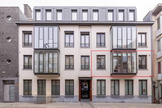Ontdek het ultieme wooncomfort in dit schitterende, energiezuinige 3-slaapkamerappartement, gebouwd in 2010.Gelegen op de eerste verdieping en...