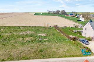 Présentation complète: https://weinvest.be/fr-BE/property/for-sale/pietrain/land/156887Située à Piétrain dans l'entité de Jodoigne, dans un...