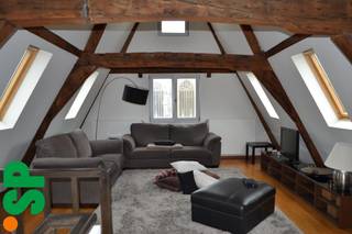 Dit duplex-appartement, gelegen in een karaktervol historisch pand op een absolute topligging aan de Grote Markt, werd enkele jaren geleden...