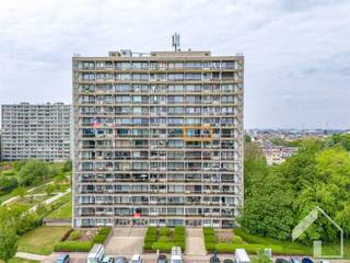 Appartement au 8ème étage avec 2 chambres et une vue imprenable Situé dans un endroit calme à quelques pas des supermarchés, des transports publics,...