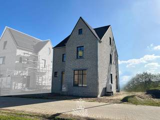 De woning in houtskeletbouw wordt casco plus afgewerkt.<br />Vraagprijs: € 395.000 excl. 21% BTW + € 5000 aansluitkosten nutsvoorzieningen<br /><br />=> Ligging<br />De Breemstraat in Elen is een rustige en residentiële locatie, ideaal voor wie op zoek is naar comfortabel wonen in een dorpse omgeving. Hier woon je in alle rust, met een vlotte verbinding naar Dilsen-Stokkem en omliggende gemeenten.<br /><br />De Breemstraat biedt een aangename woonomgeving met blijvende waarde. Een sterke keuze voor wie kwaliteit en rust belangrijk vindt.<br /><br />=> Indeling<br />-- Gelijkvloers<br />- Inkomhal<br />- Apart gastentoilet<br />- Leefruimte met open keuken<br />- Bergruimte<br />- Tuinberging<br /><br />-- Verdieping<br />- Nachthal<br />- Apart toilet<br />- Drie slaapkamers<br />- Twee badkamers<br /><br />-- Zolder<br />- Zolderruimte<br />- Technische ruimte<br /><br />=> Comfort<br />- Warmtepomp (lucht-water) via vloerverwarming<br />- Aluminium (steel-look) ramen met driedubbele beglazing<br />- Zonnepanelen (4600 WP - 10 panelen)<br />- Ventilatiesysteem D<br />- Domotica aanwezig<br />- Regenwaterput van 10.000 liter met recuperatie toiletten en buitenkraan