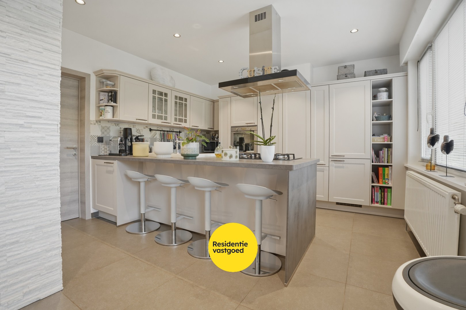Beautifully finished house in Nieuwpoort-Stad on 284 m². - photo 4