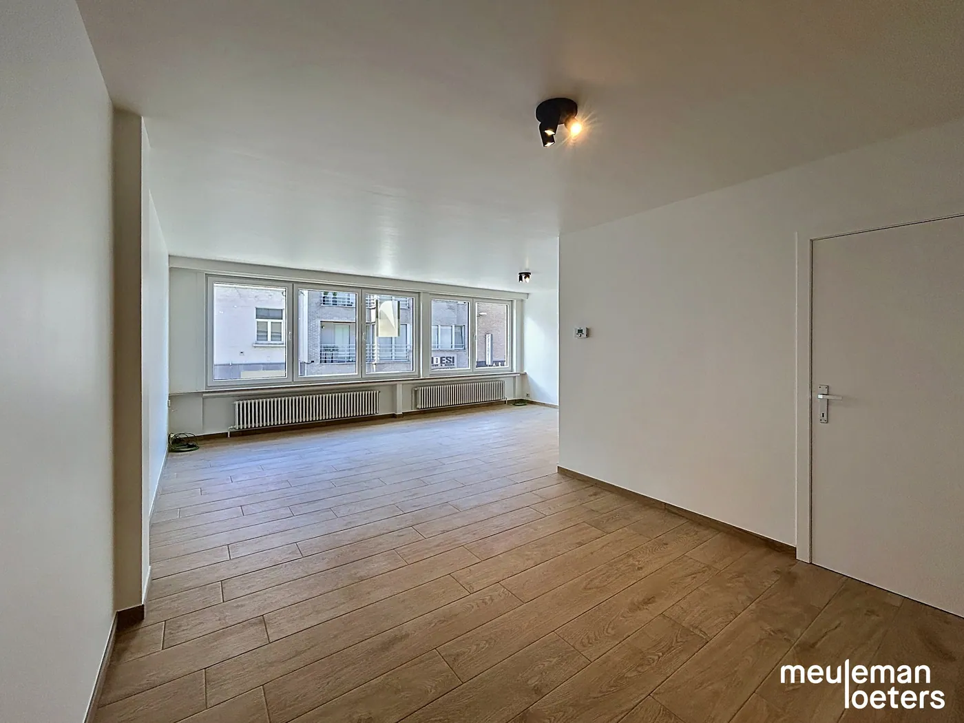 Appartement lumineux avec deux chambres et jardin - photo 2