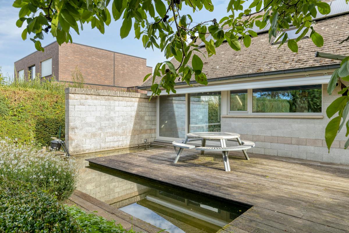 Uniek, lichtrijk huis te koop met speelse tussenniveaus  - foto 3
