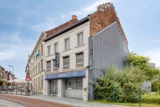 Handelspand (voormalige bakkerij) op één van de beste handelsliggingen in Tienen met o.a. een totale oppervlakte van maar liefst 347 m²,...