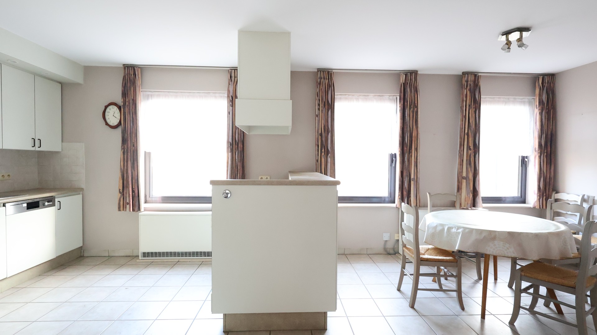 Gezellig en ruim appartement te huur in het centrum van Lichtervelde - foto 2