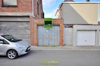 Deze garagebox bevindt zich in de Heestertstraat te Avelgem, deelgemeente Outrijve. Goed gelegen op slechts enkele minuten van het centrum van...