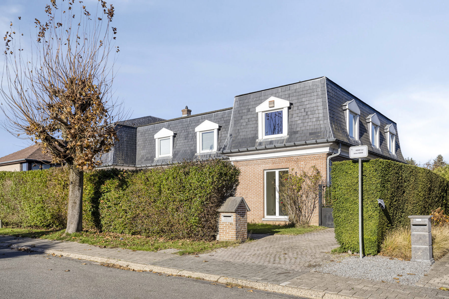 Karaktervolle 3-gevel woning op ideale ligging - foto 1
