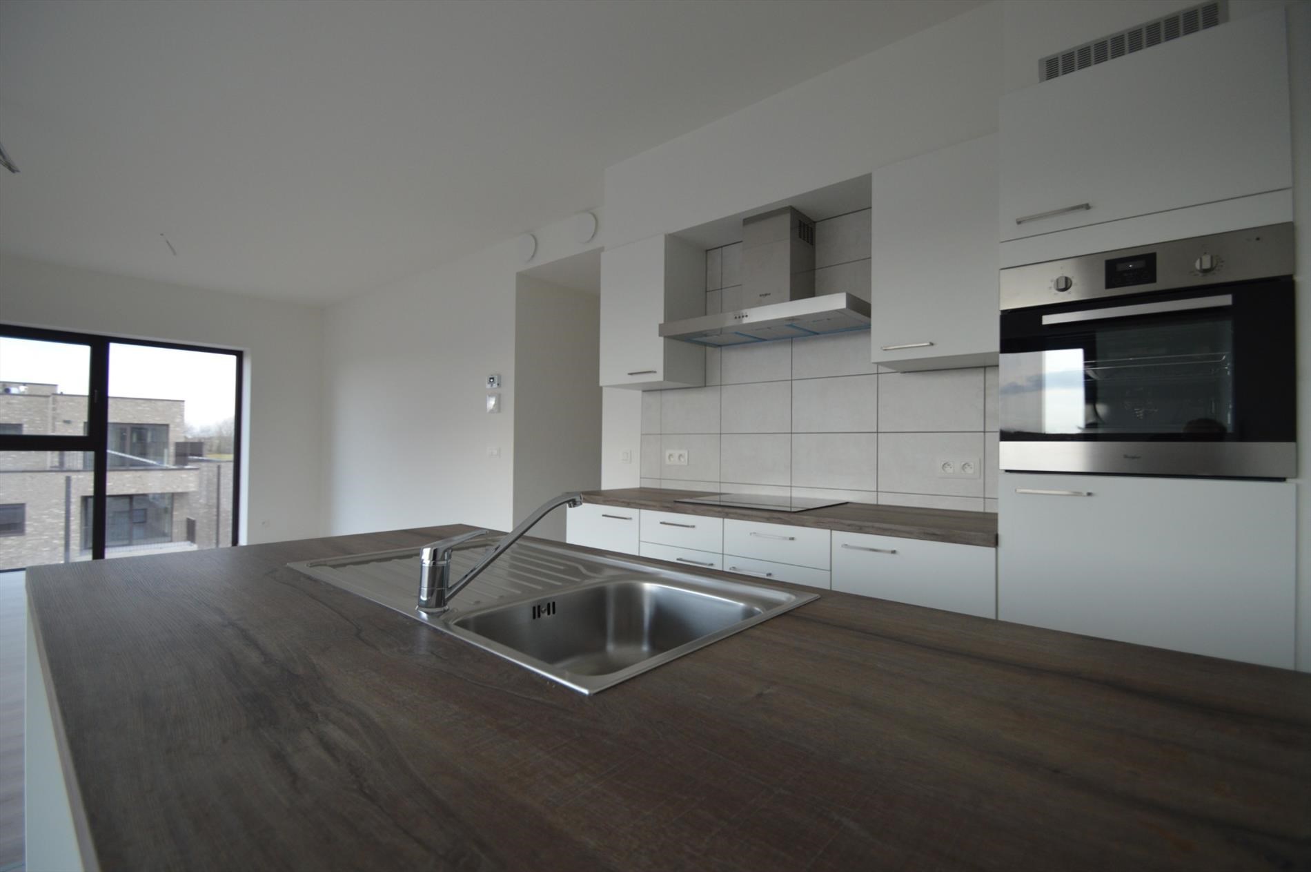 Hedendaags degelijk appartement met 2 slaapkamers in residentiële woonwijk Heuveldal. Garage inbegrepen in de huurprijs ! - foto 5