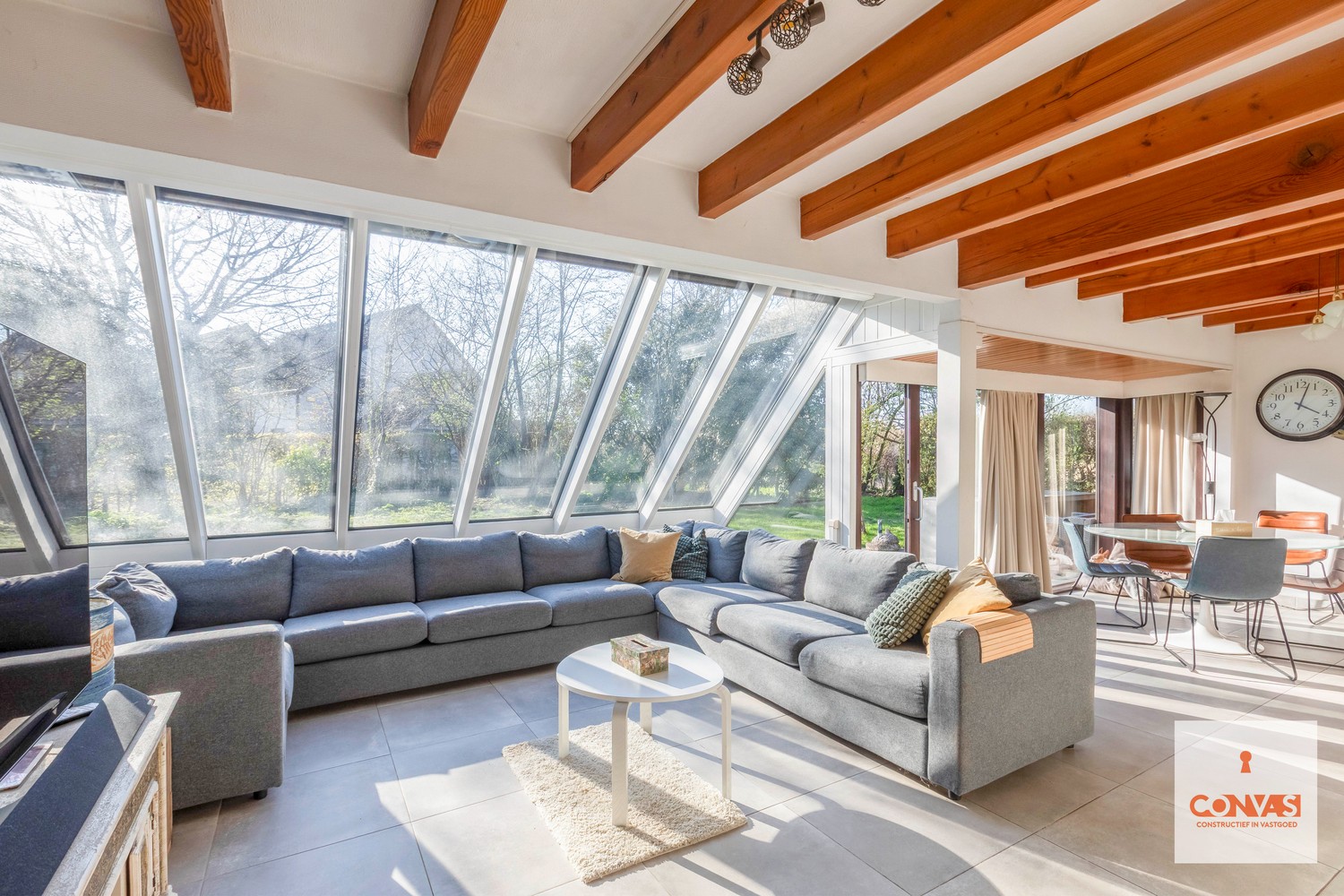 Villa met ruime tuin en vier slaapkamers - foto 2