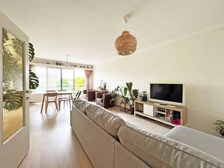 Het appartement is gelegen op de tweede verdieping van een kleinschalig gebouw, op een centrale doch rustige locatie in Wommelgem. Dankzij...