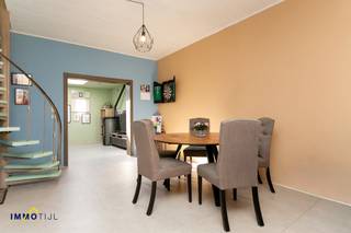 Deze instapklare woning is zeer goed gelegen in het centrum van Willebroek, op wandelafstand van het sportcentrum, horecazaken, winkels en...