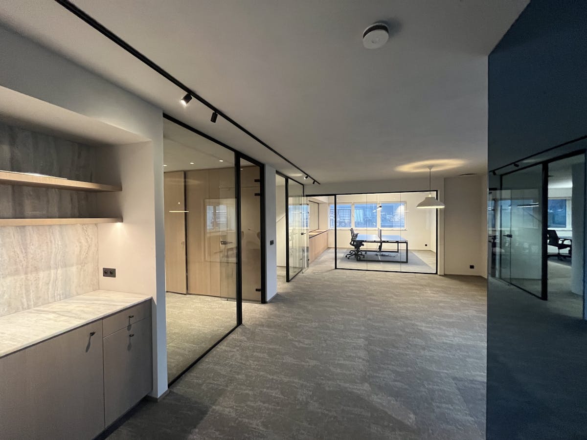 Instapklaar kantoor (986 m²) te huur nabij E17 in Zwijnaarde - foto 3