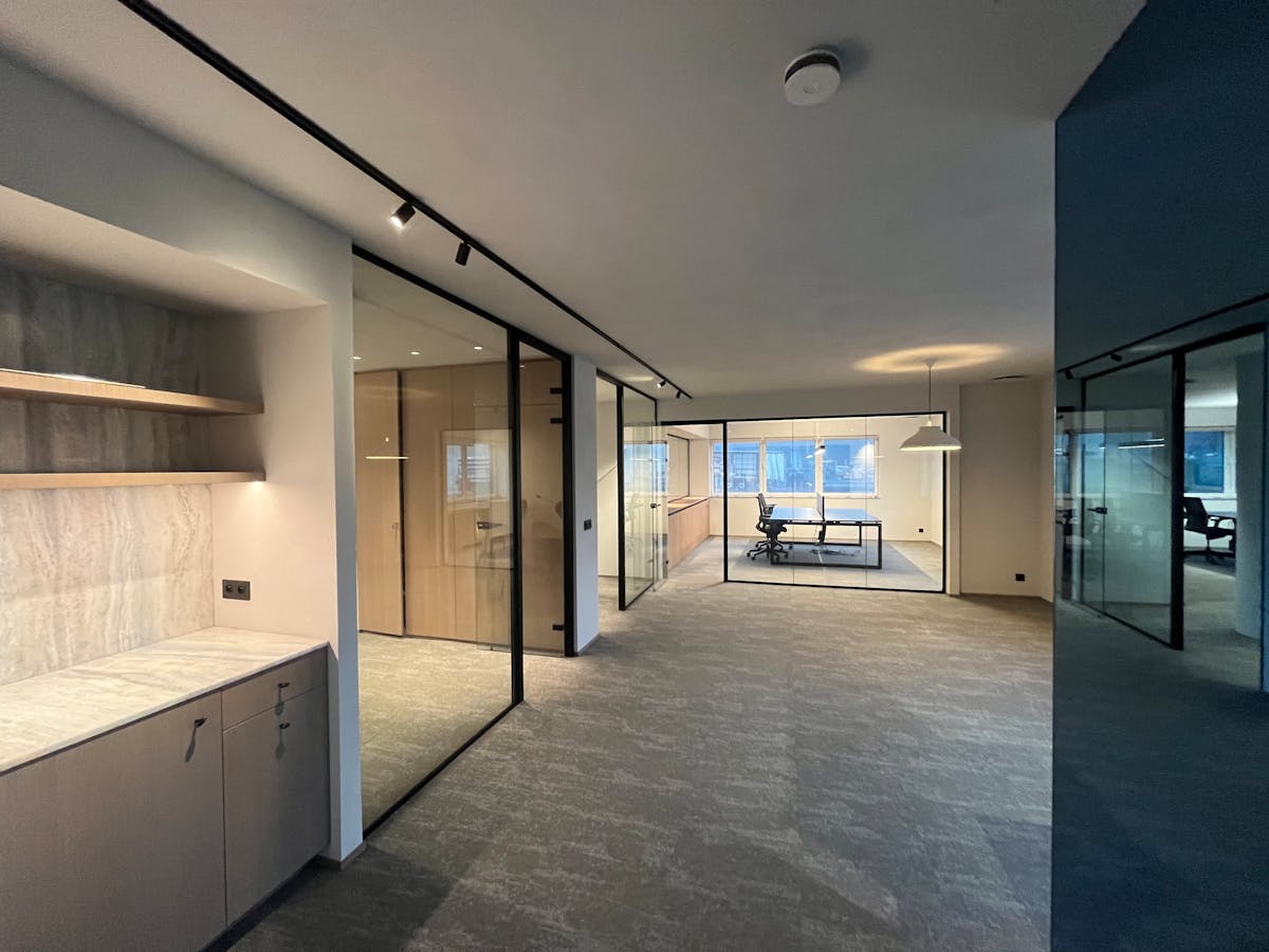 Instapklaar kantoor (986 m²) te huur nabij E17 in Zwijnaarde - foto 3