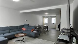 Bent u op zoek naar een ruime en instapklare gezinswoning in het centrum van Eeklo? Deze recent volledig vernieuwde woning in de...