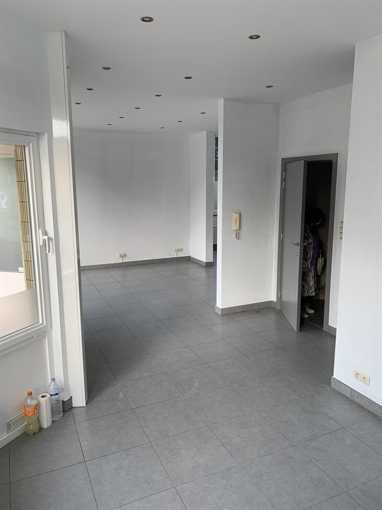 Commercieel gelijkvloers van +/- 71m² te Ternat! - foto 3